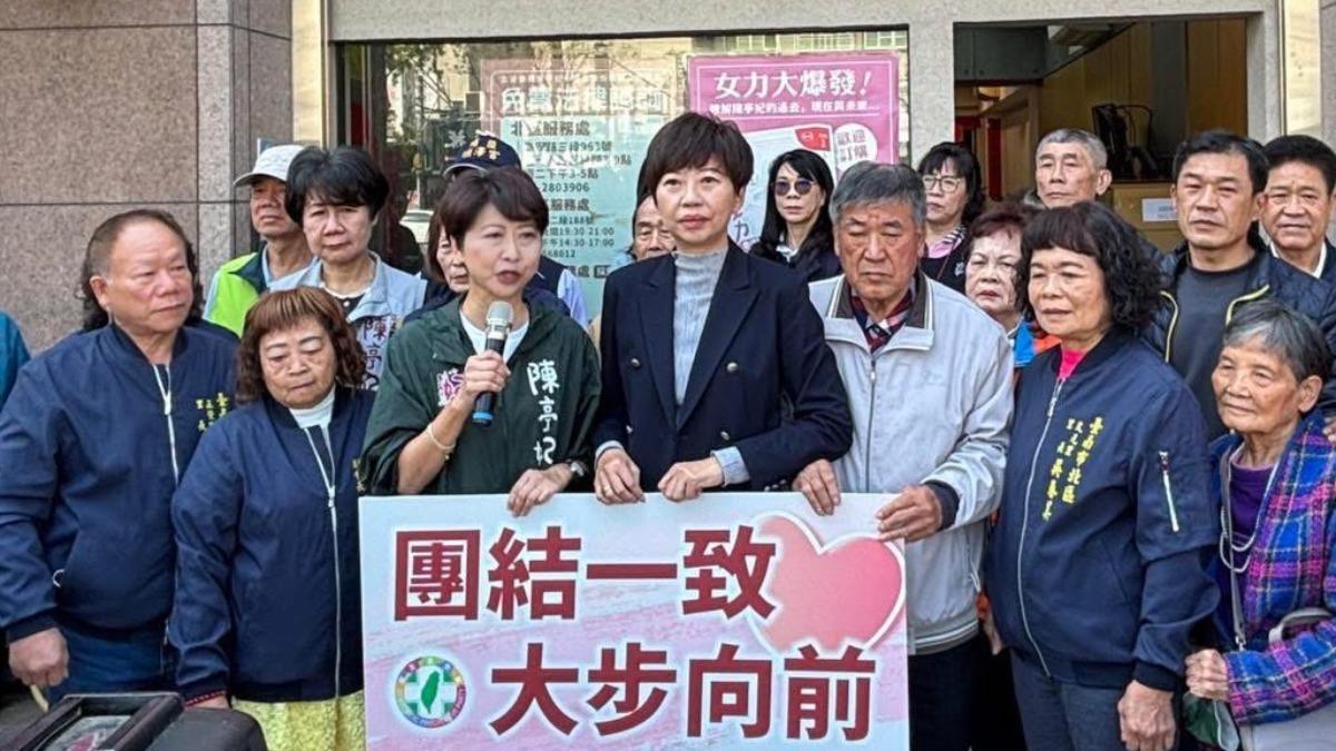 「妃下憲上」傳聞四起 陳亭妃批藍見縫插針:他們才「換柱」過