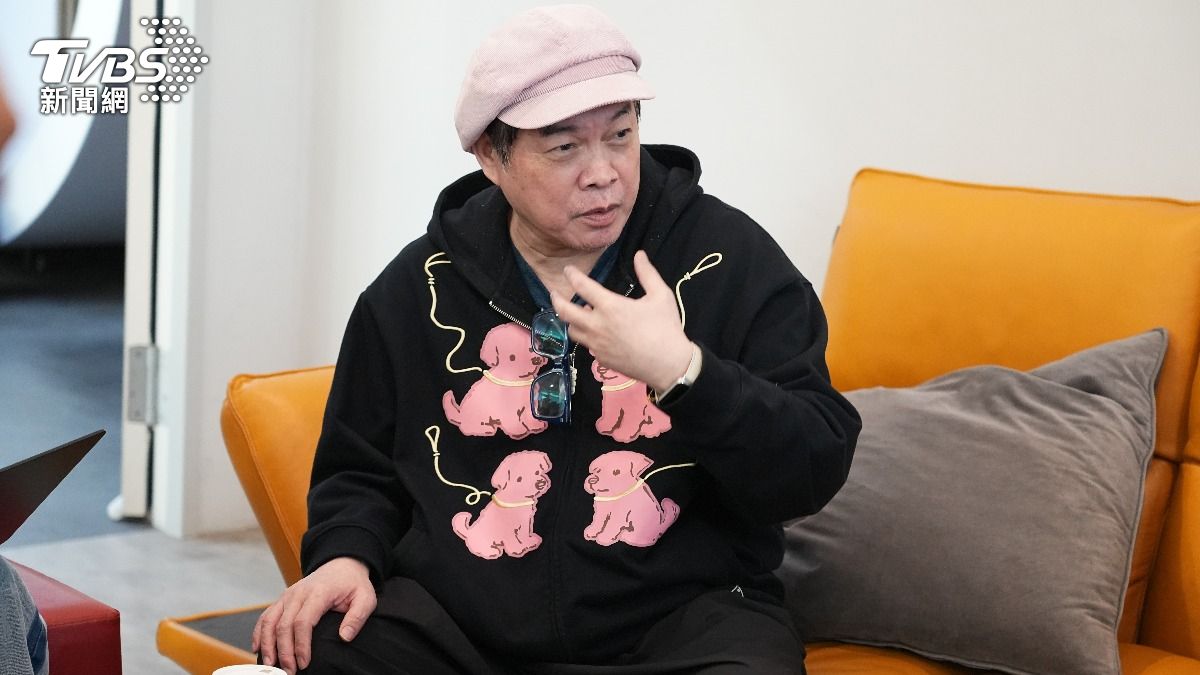 康康近來工作超忙，突發身體不適才發現長骨刺。（圖／張哲鳴攝）