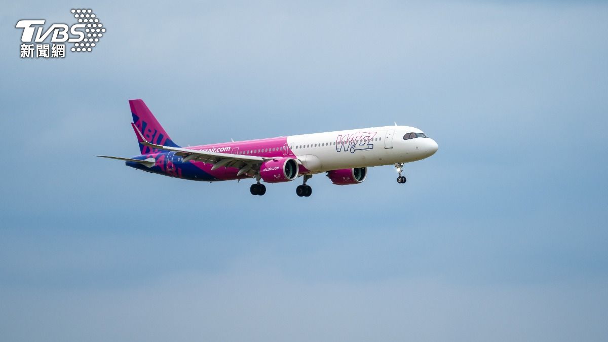 屁孩惡作劇WiFi改名「恐怖份子」航班乘客嚇壞　戰機升空攔截
