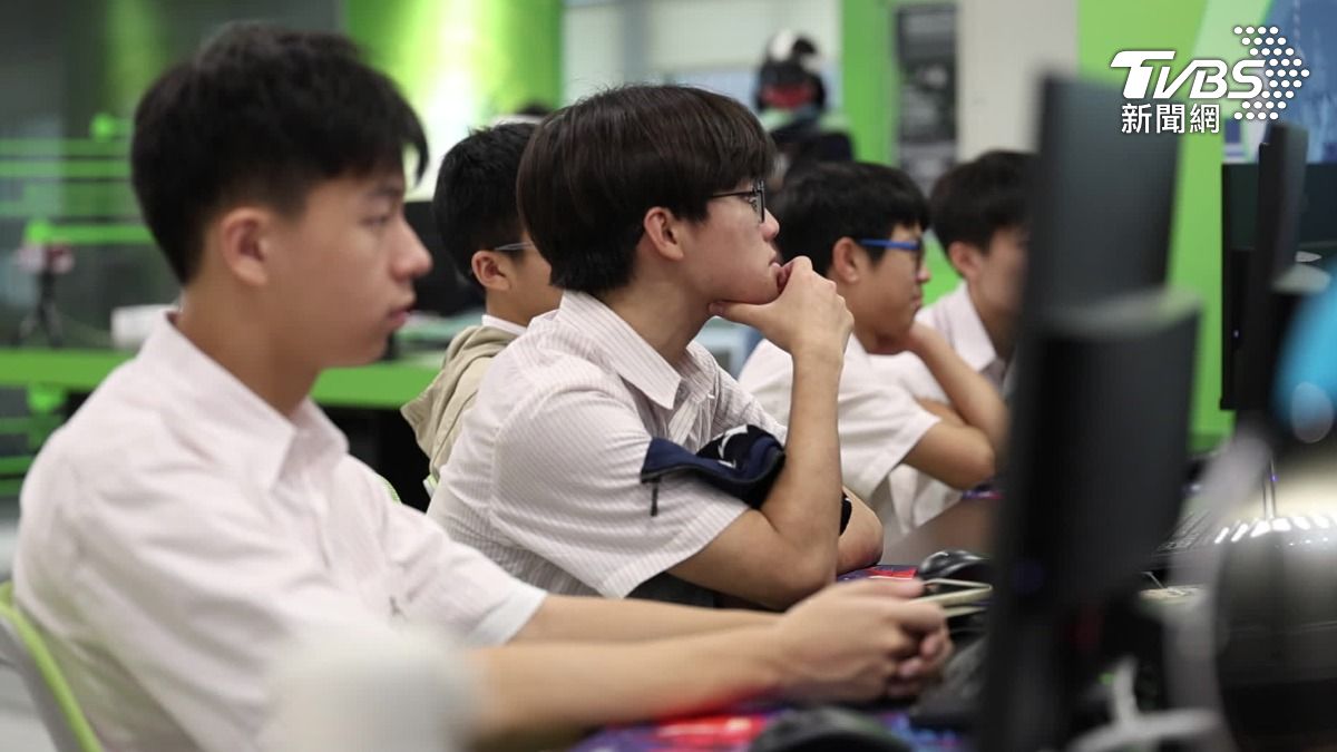 大學增設AI科系。(圖/TVBS)