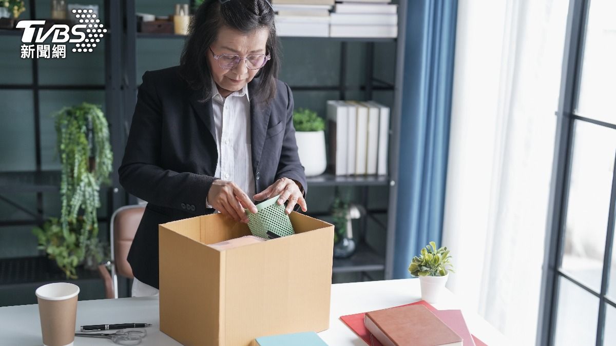 去年才剛升職!6年老鳥尾牙吃完「秒被資遣」 網揭暗黑潛規則