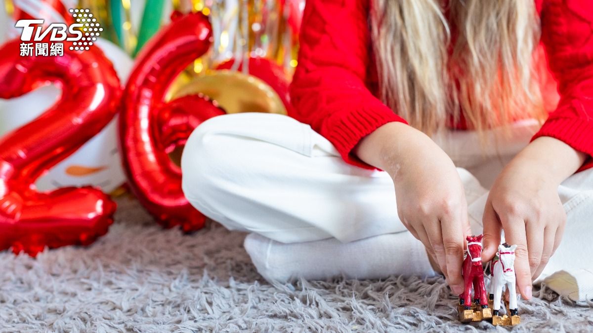 今年過年不宜穿紅色!命理師警告「馬年帶兩把火」:恐招衰運