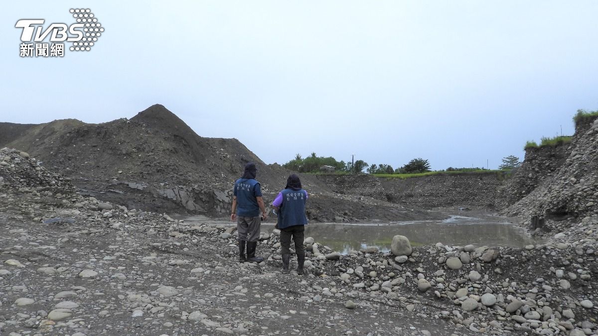 非法回填逾20萬公噸廢棄物，遭破壞面積約為2個澄清湖棒球場。（圖／TVBS）