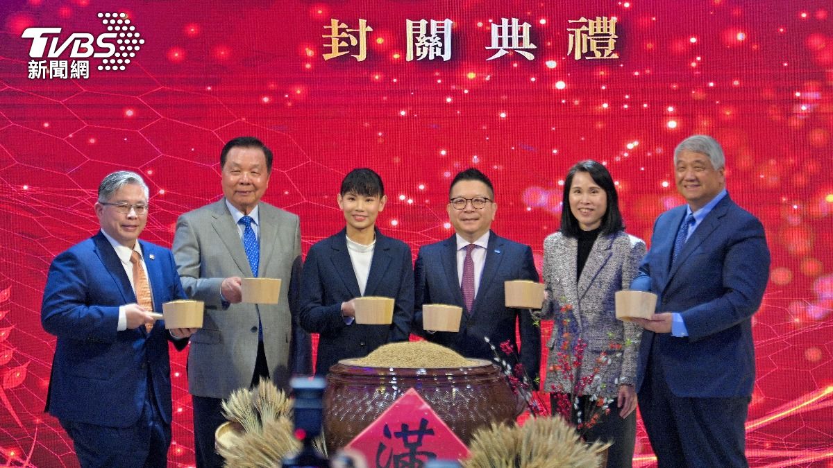 台股金蛇年漲萬點!市值大增34兆元 每位股民平均賺246萬