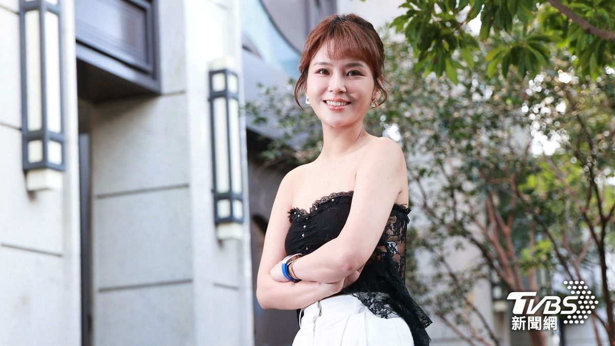 丟丟妹包紅包犒賞家人,至少發出60萬。(圖/黃城碩攝)
