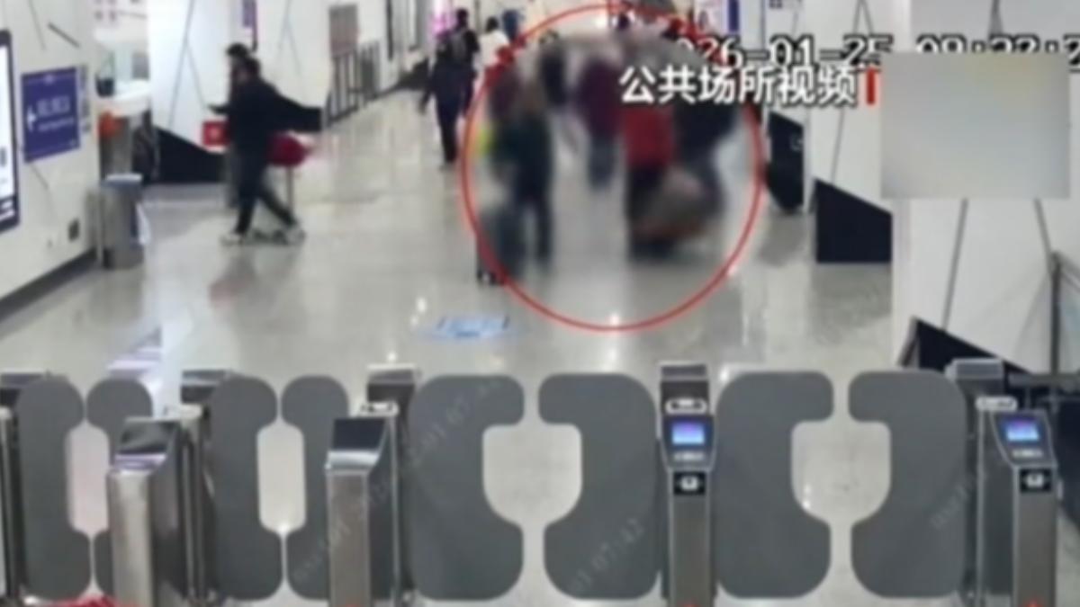 上海火車站出現假冒老鄉設局詐騙。（圖／東方衛視）