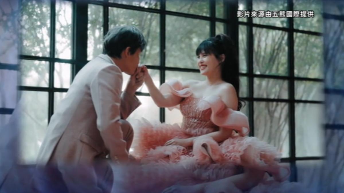 孫協志和夏宇童的浪漫婚紗(圖/五熊國際提供)