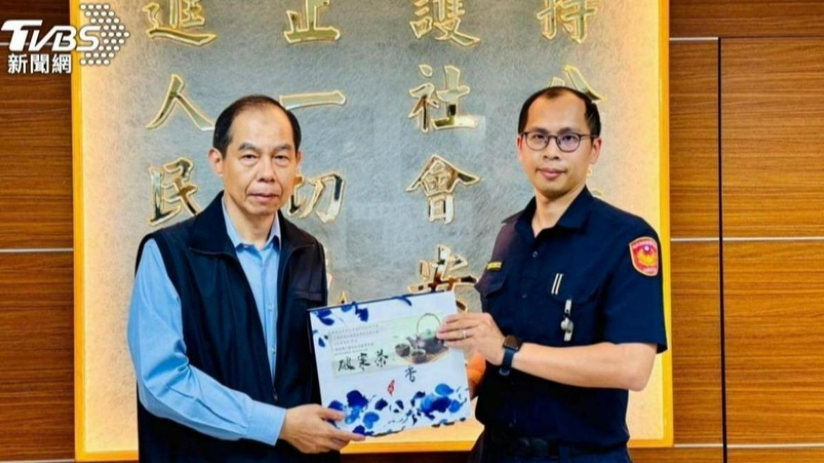 已故土城分局清水派出所所長劉宗鑫(右)。(圖/TVBS)