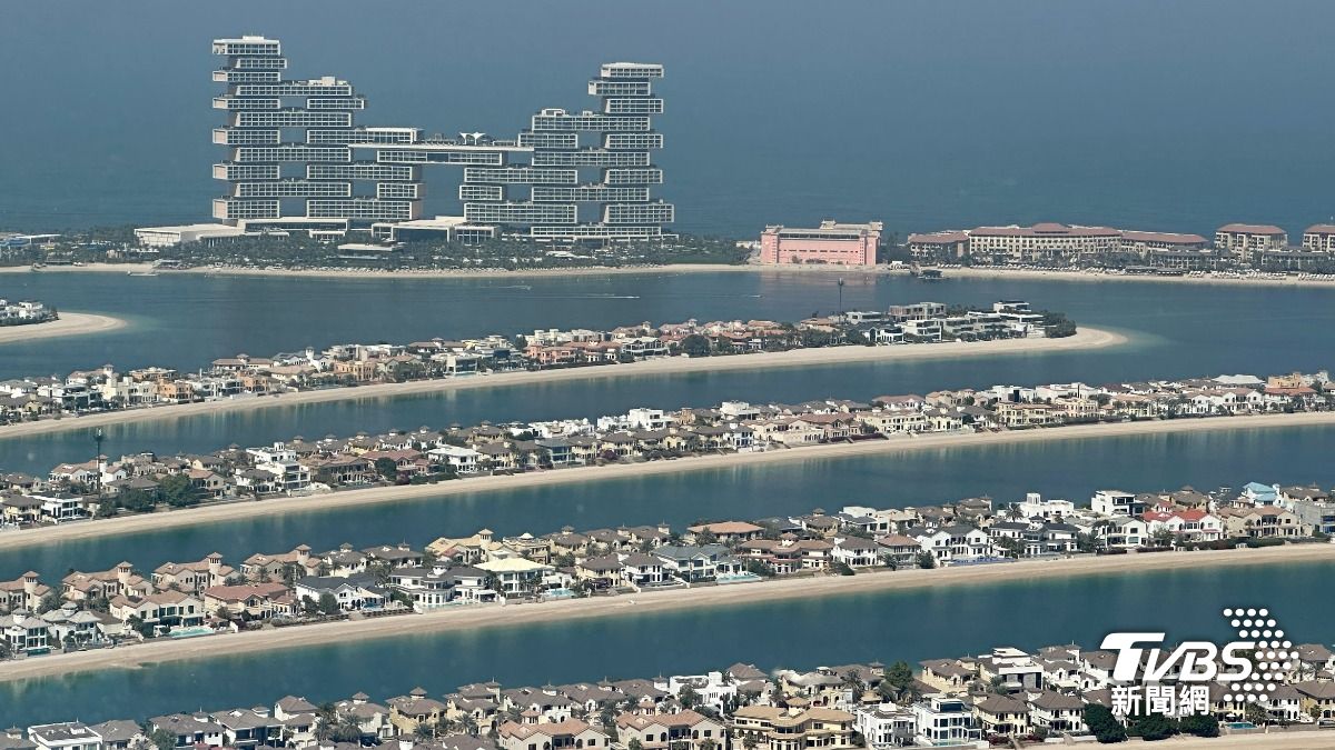 杜拜棕櫚島是當地豪宅指標區,填海造陸被譽為世界奇景。(圖/區國強攝)