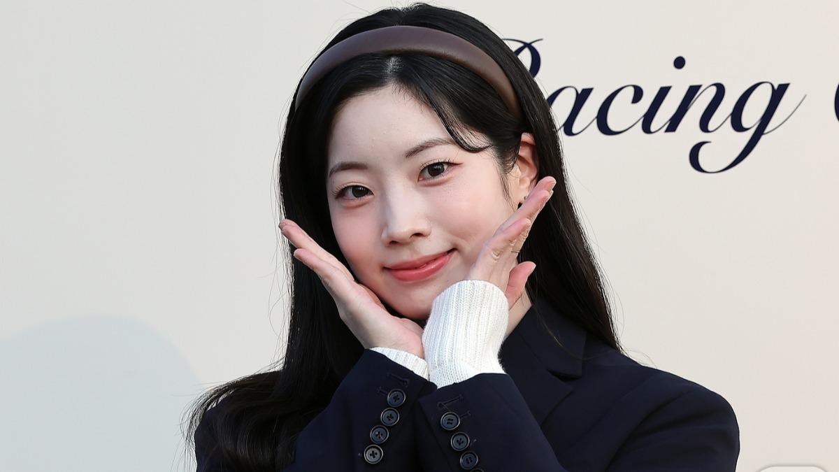 忍痛坐著唱!多賢「腳踝骨折」缺席北美巡演 TWICE大巨蛋添變數