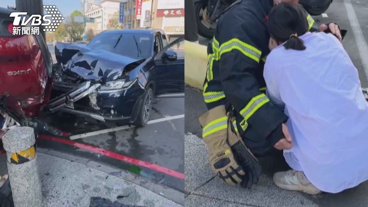 紅色自小客車翻覆後,駕駛一度被困在車內,藍色自小客車駕駛受到驚嚇,雨刷都打開了,情緒相當激動,消防人員忙著安撫她。(圖/TVBS)