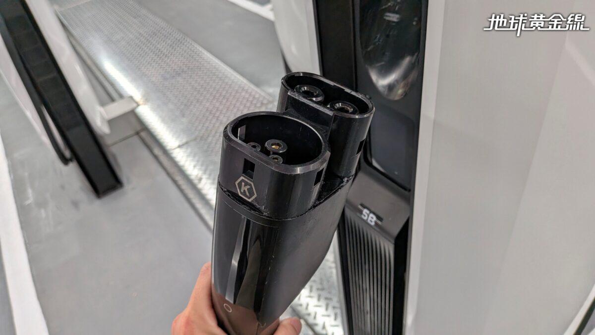 台北大巨蛋超級充電站皆為CCS2快充規格。(圖/地球黃金線提供)