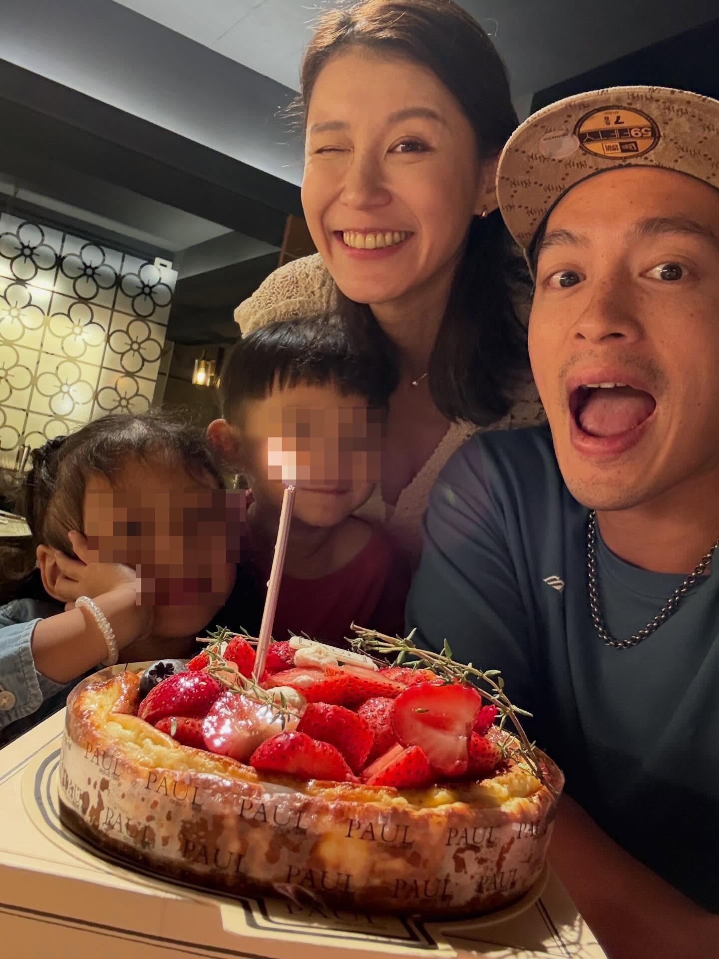 許孟哲一家四口本來要看冰上迪士尼臨時取消。(圖/翻攝自臉書)