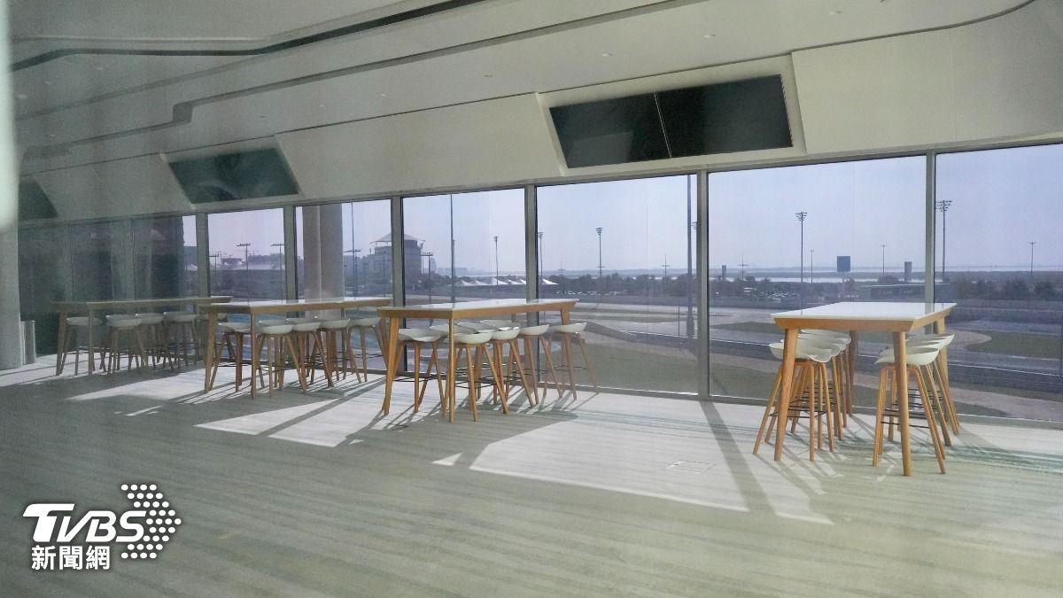 SUNSET LOUNGE豪華觀賽空間。(圖/區國強攝)