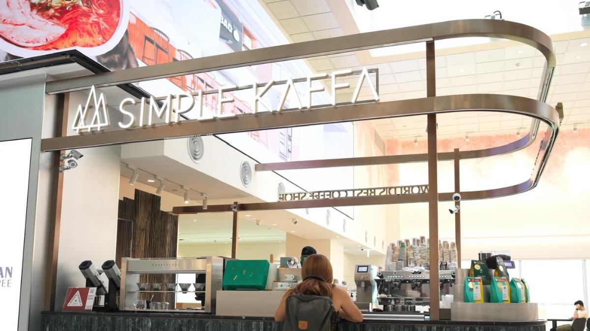 興波咖啡位於桃園機場二航廈。(圖/翻攝自臉書「Simple Kaffa」)