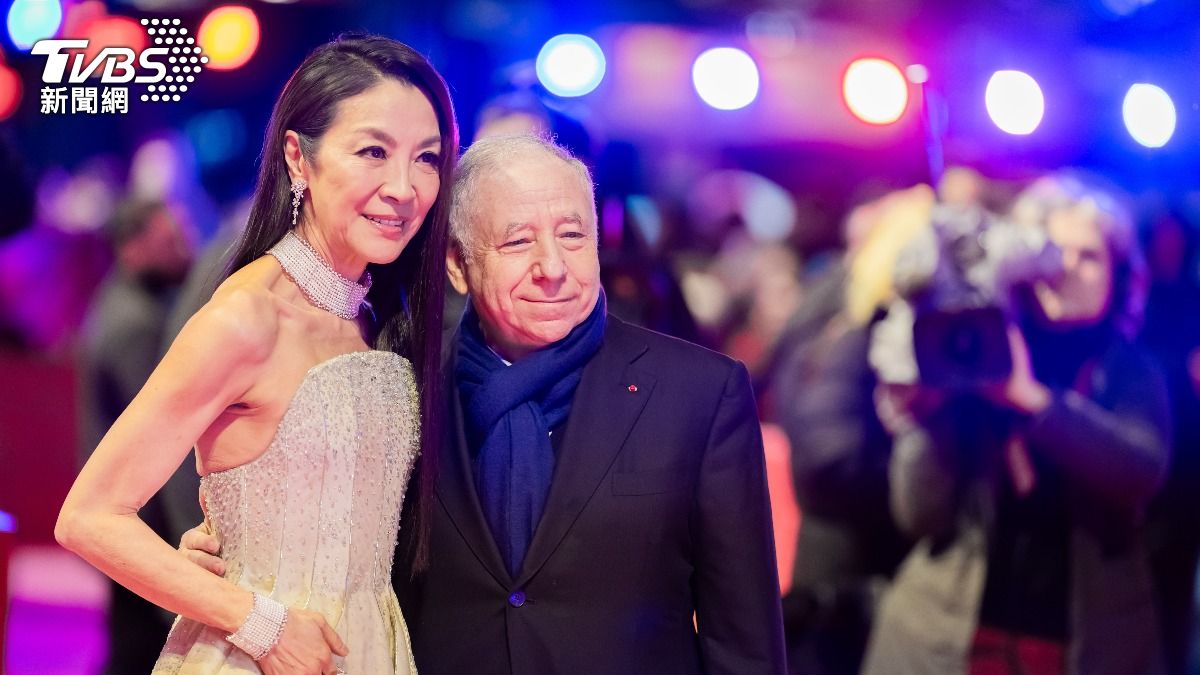 楊紫瓊丈夫,前任法拉利公司CEO尚陶德(右)也到場陪伴愛妻。(圖/達志影像美聯社)