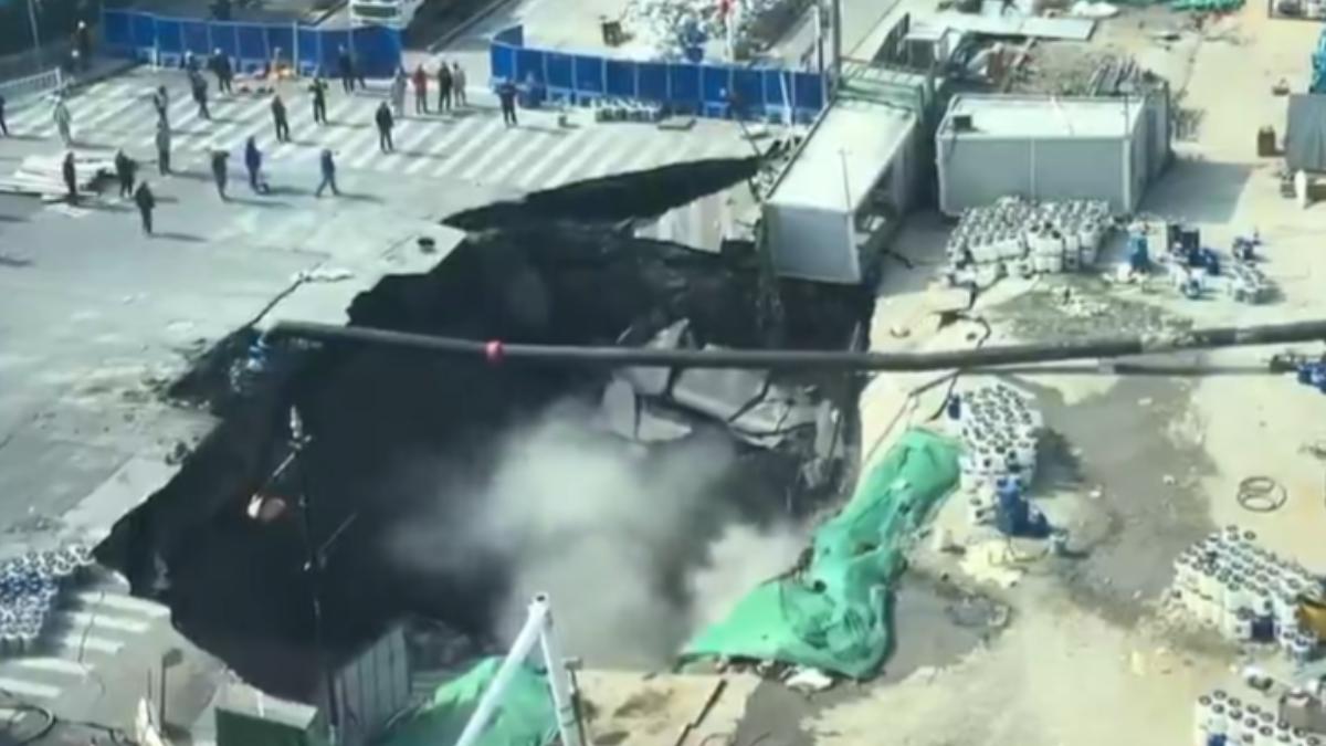 上海地鐵工程傳出坍塌事故。　（圖／翻攝自X@DownwithCCP8）