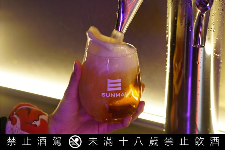 金色三麥旗下的酒吧SUNMAI BAR。(圖/桃園國際機場官網)