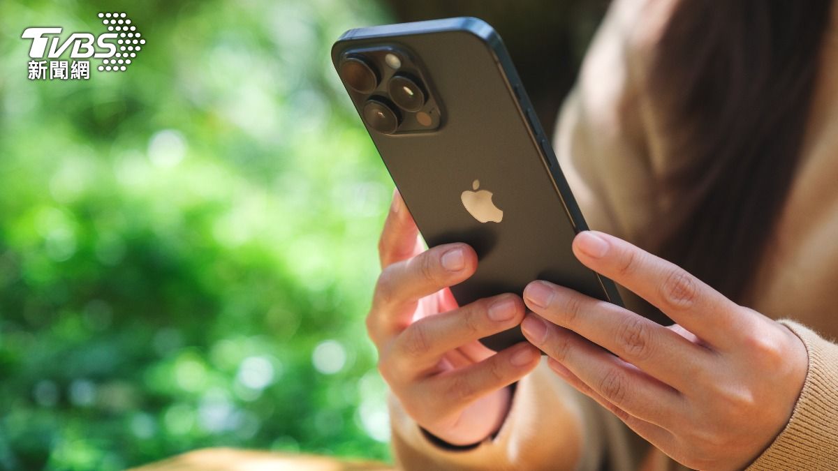 抽中iPhone後帳戶凍結?女險寄提款卡當人頭 「1通電話」阻憾事