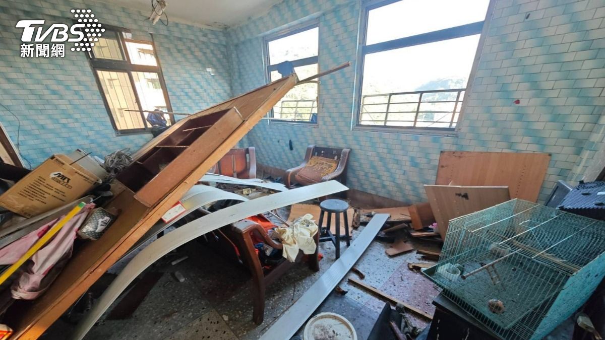 基隆民宅氣爆屋主受傷送醫 牆板倒塌、窗框玻璃噴飛
