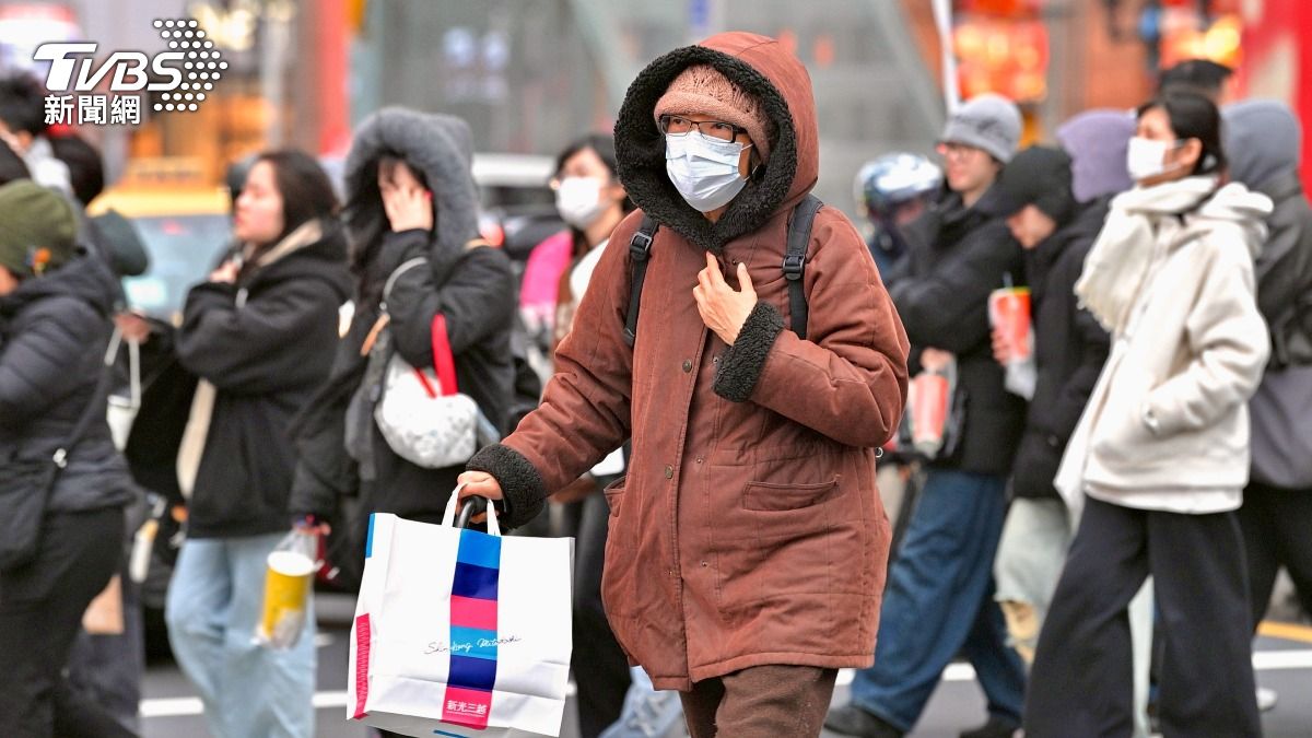 天氣／冷回冬天！明冷空氣殺到「急凍探14度」　雨彈連炸4天
