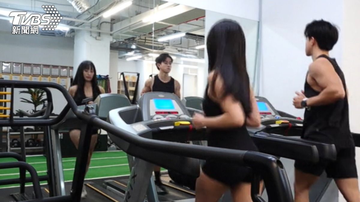 Hyrox又被稱為健身界馬拉松,結合跑步+8種關卡。(圖/TVBS)