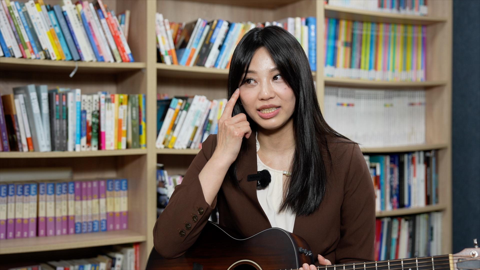 很常衝演唱會的黃星樺，曾經因為搶不到票，淚灑編輯台。她說粉絲最怕的三件事是—搶不到票、演唱會delay、坐你附近的人，唱得比偶像大聲，還五音不全。（圖／柯勝雄攝）