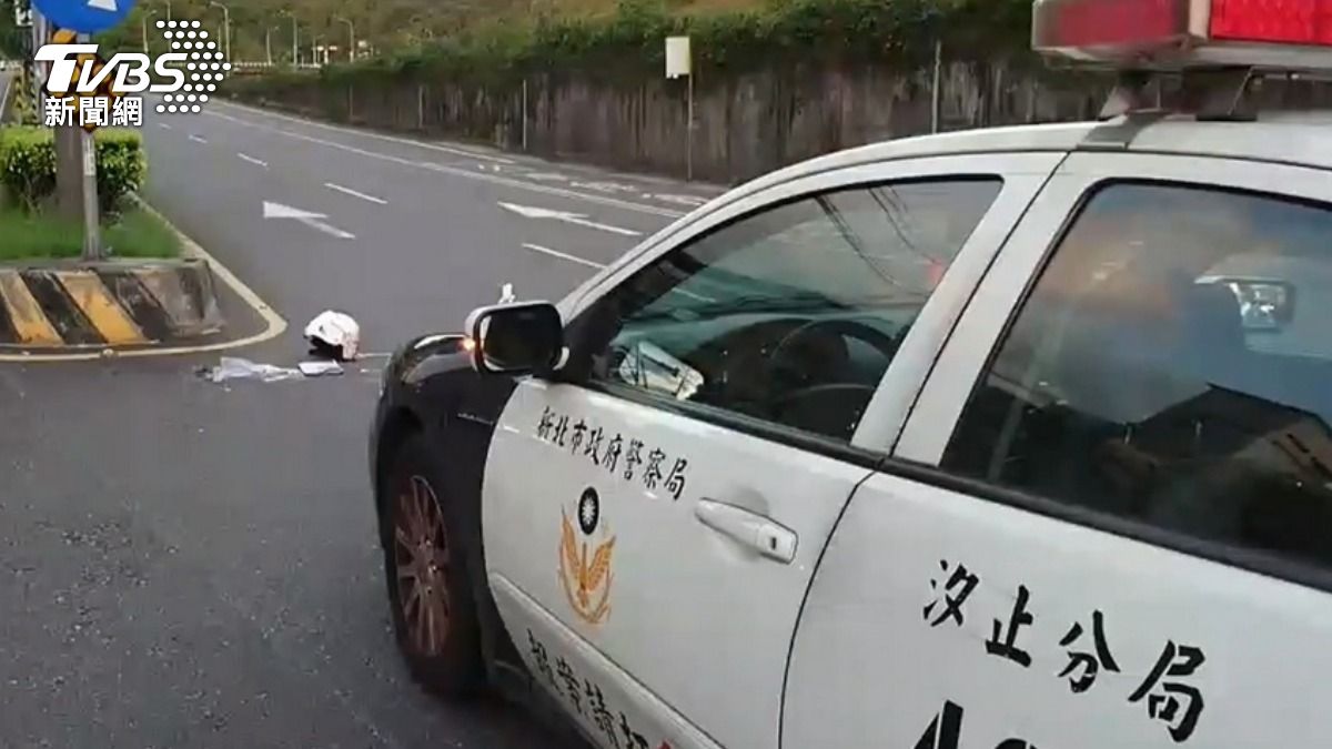 警車「自己撞我」!汐止男蛇行拒檢 4分鐘狂飆下場曝