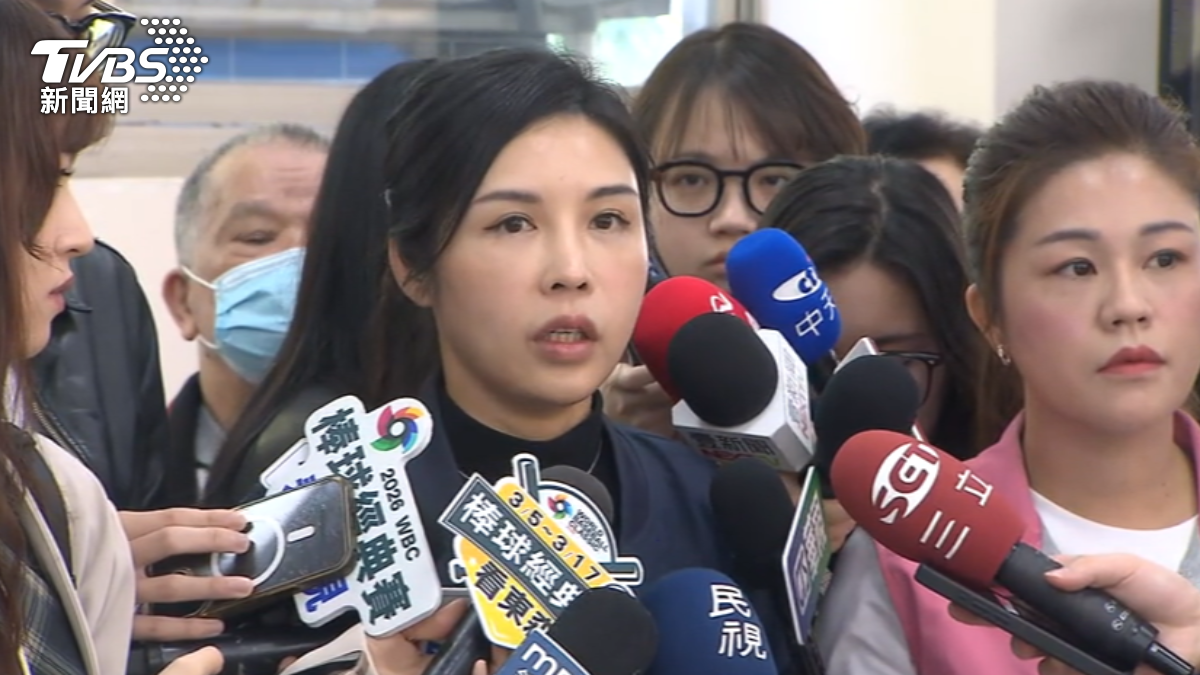 萬華華江里長洪佳君控訴遭地方前輩性騷,首度公開露面說明。(圖/TVBS)