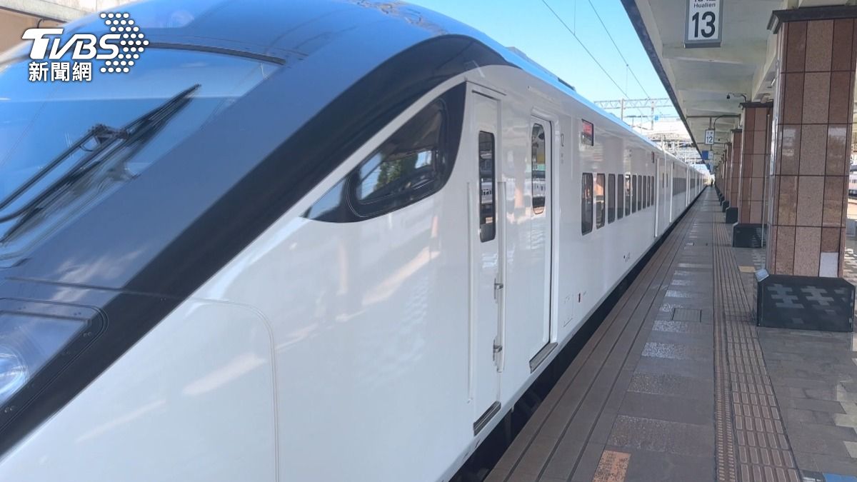 許多旅客改以自駕方式到處旅遊,對火車的需求沒有像以往那麼熱衷 。(圖/TVBS)
