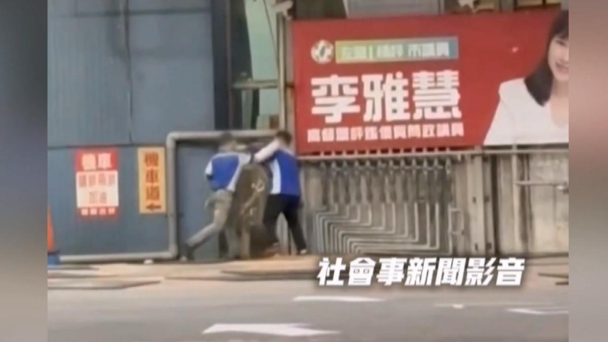 高雄左營一家加油站王姓員工不滿60歲蕭姓同事結帳速度過慢，出言指責後雙方大打出手。（圖／翻攝_社會事新聞影音）