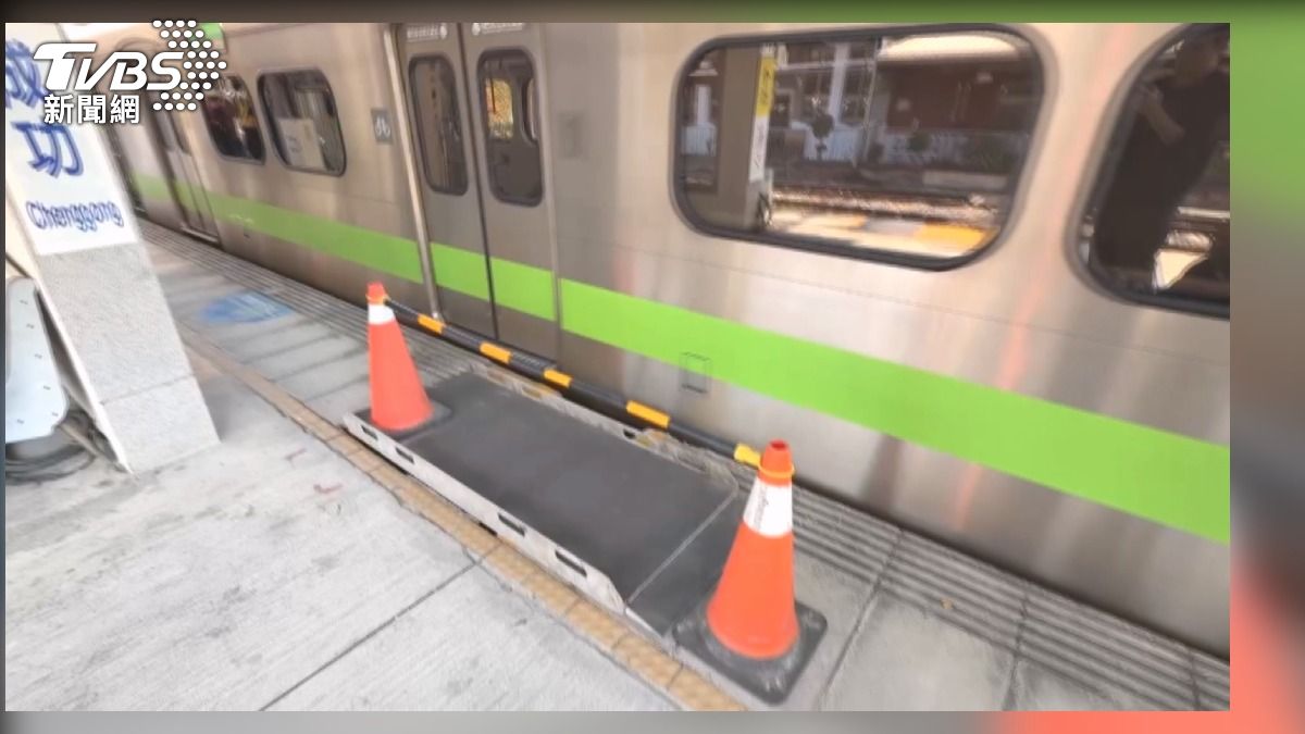 環島列車過站「鐵板噴飛」！月台驚傳巨響　乘客嚇壞幸無人傷