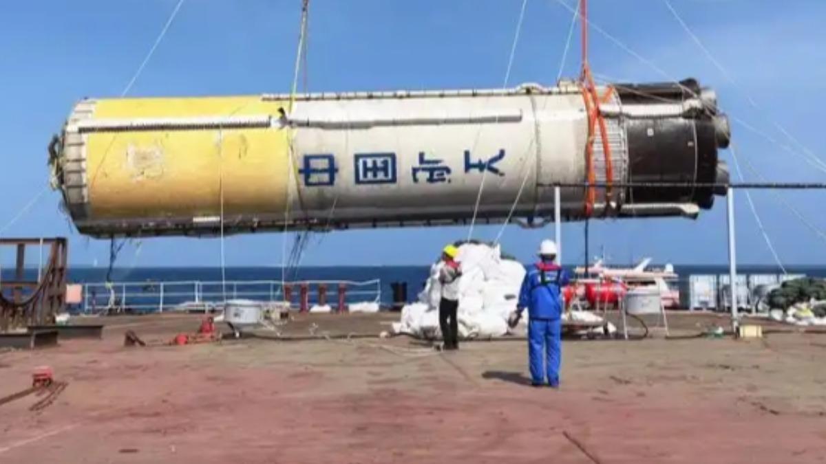 大陸首次進行海上回收火箭任務。(圖/大陸央視)