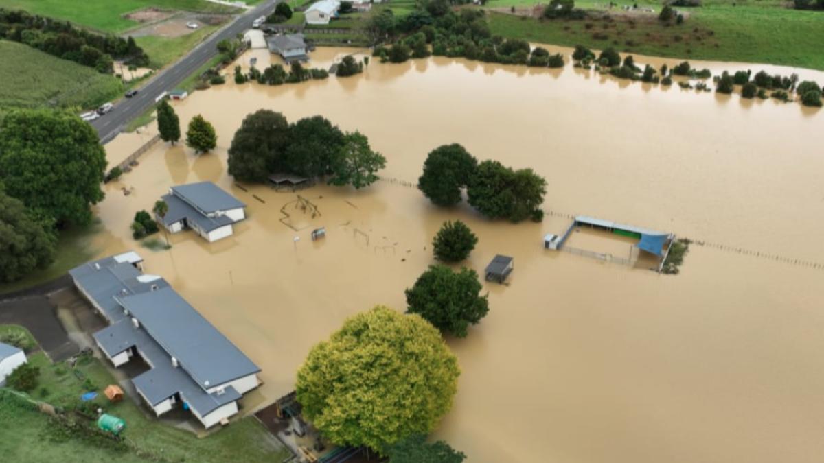 紐西蘭北島狂風暴雨部分地區緊急狀態!洪水致1死、數千戶停電