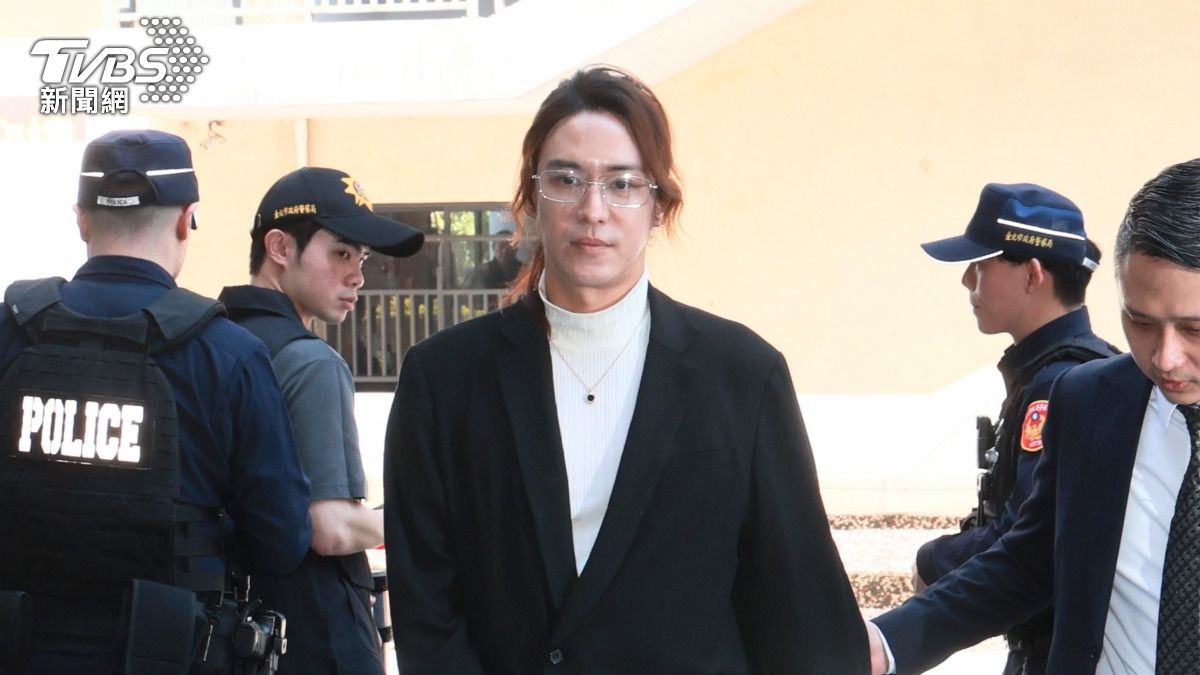 吳敦告別式40警嚴守 陳楚河親赴靈堂道別:他永遠在我心裡