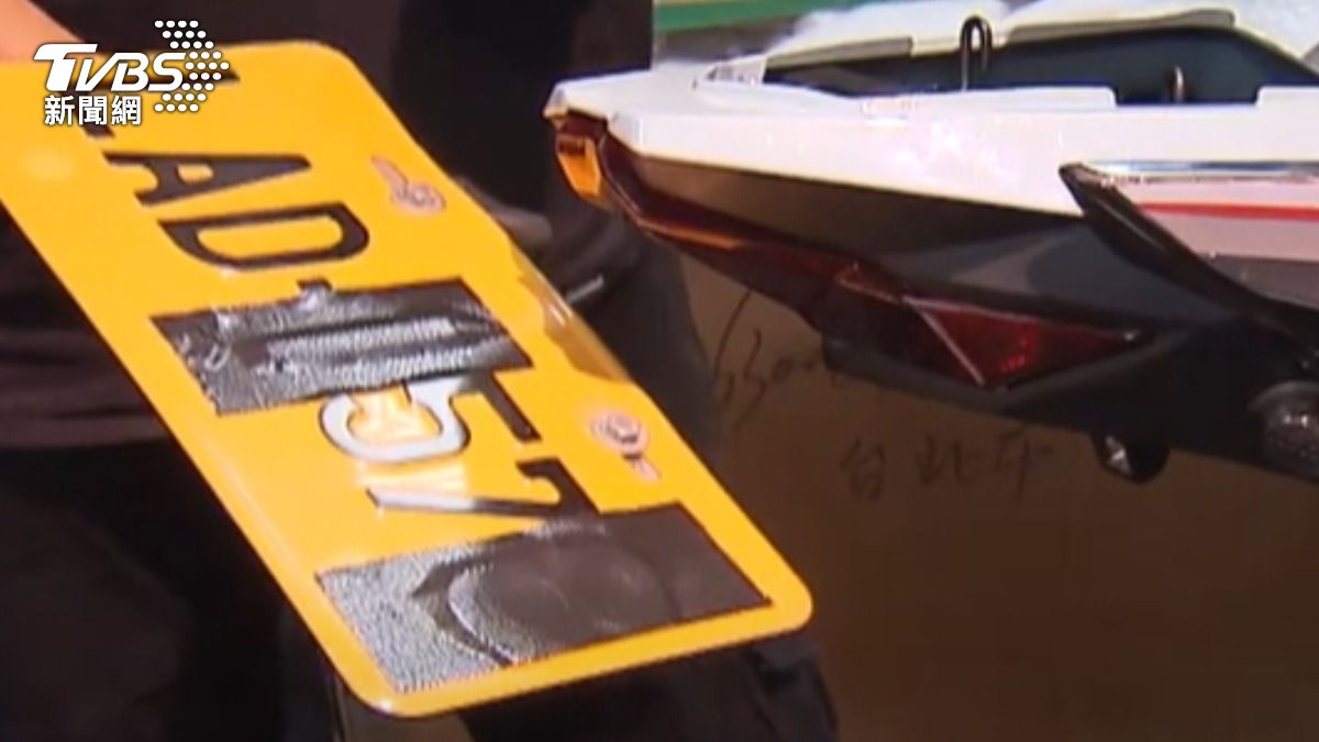 警政署指出,只要不在原廠位置或無法辨識就開罰。(圖/TVBS)