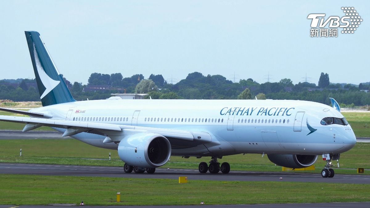 國泰航空經濟艙腿部空間穩守32英吋。（圖／達志影像shutterstock）