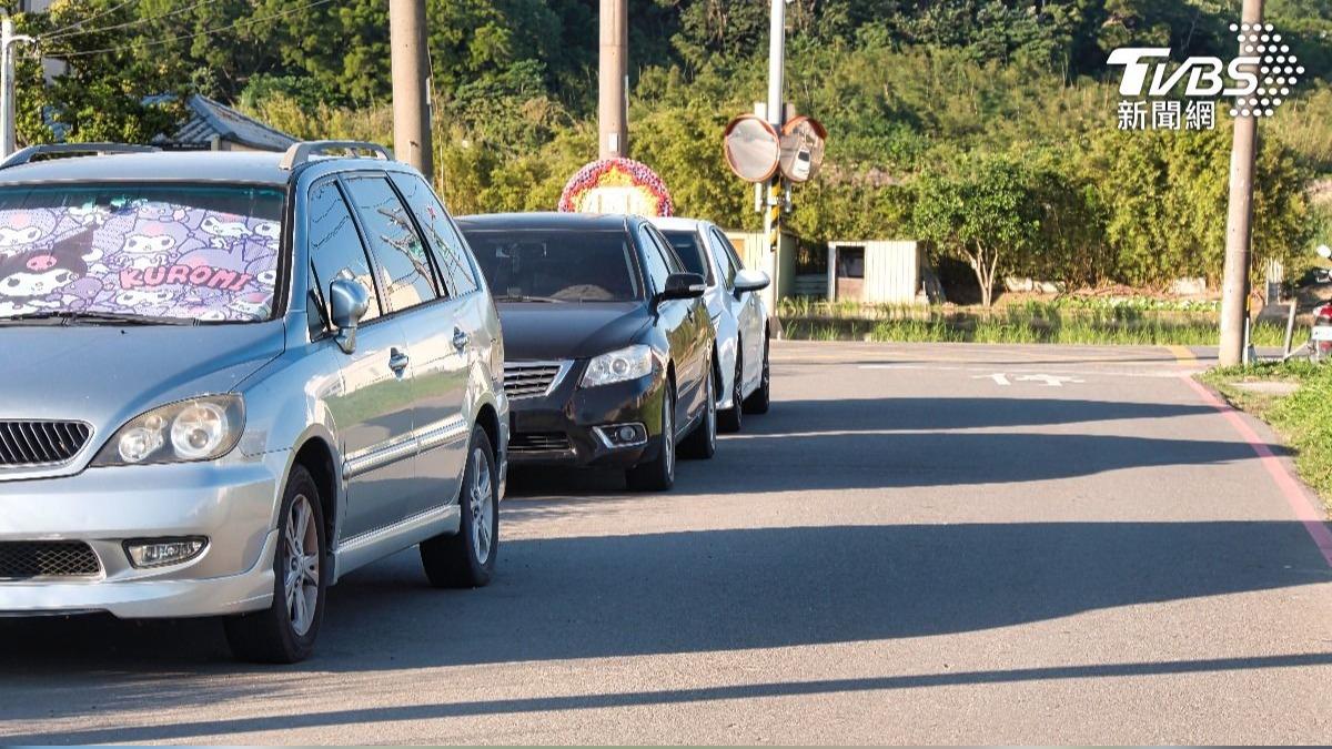 開車族注意!過年紅、黃線能停嗎? 違規最高罰1200元