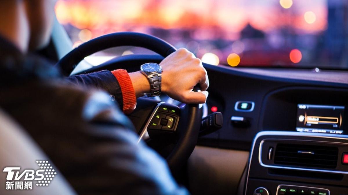汽車配備不實用功能？一票網點名「螢幕觸控」：開車易分心