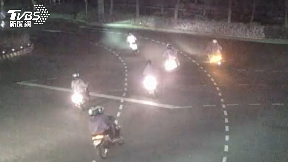 超過一半無照!除夕當飆仔擾鄰 遭警圍捕開罰20萬飛了