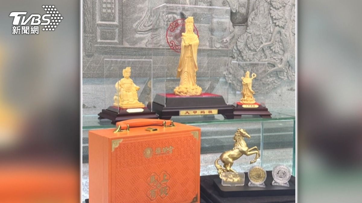 除夕搶頭香祭重本!大甲鎮瀾宮送金媽祖,各廟加碼拚人氣。(圖/TVBS)