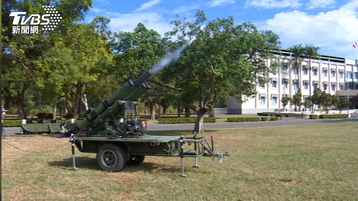陸軍首度公開美製ALTIUS-600M攻擊無人機實彈射擊畫面。（圖／TVBS）