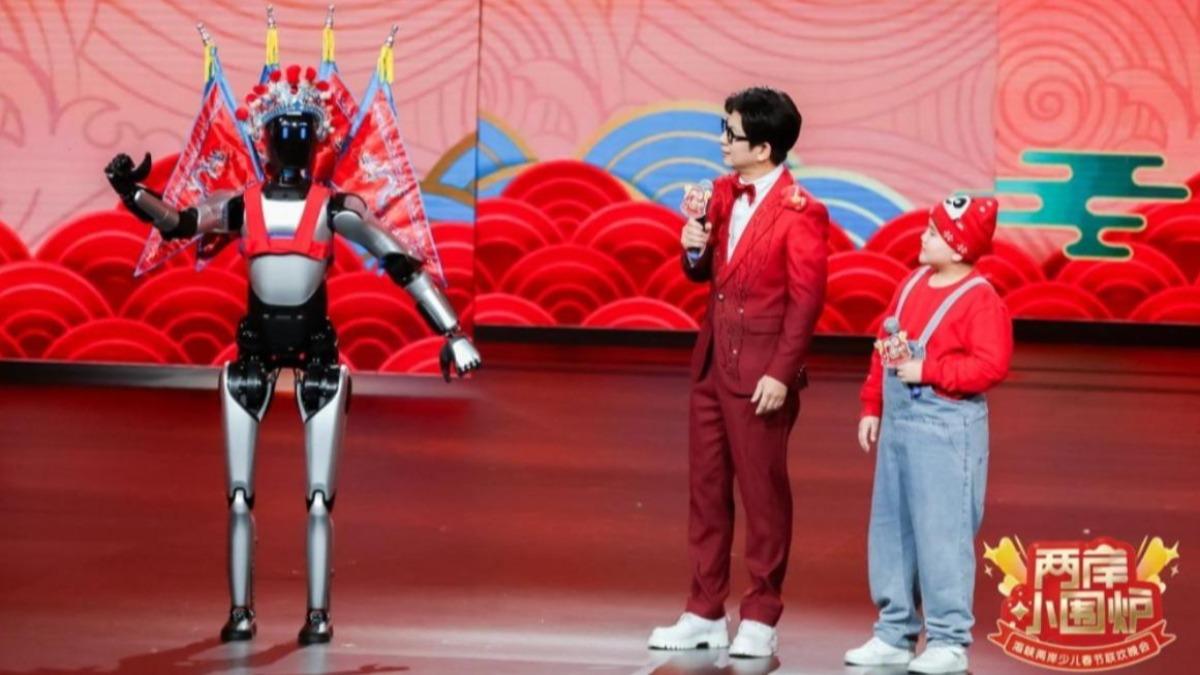 中國AI加速追趕！春晚機器人秀武術　分析師：將形成中國科技圈