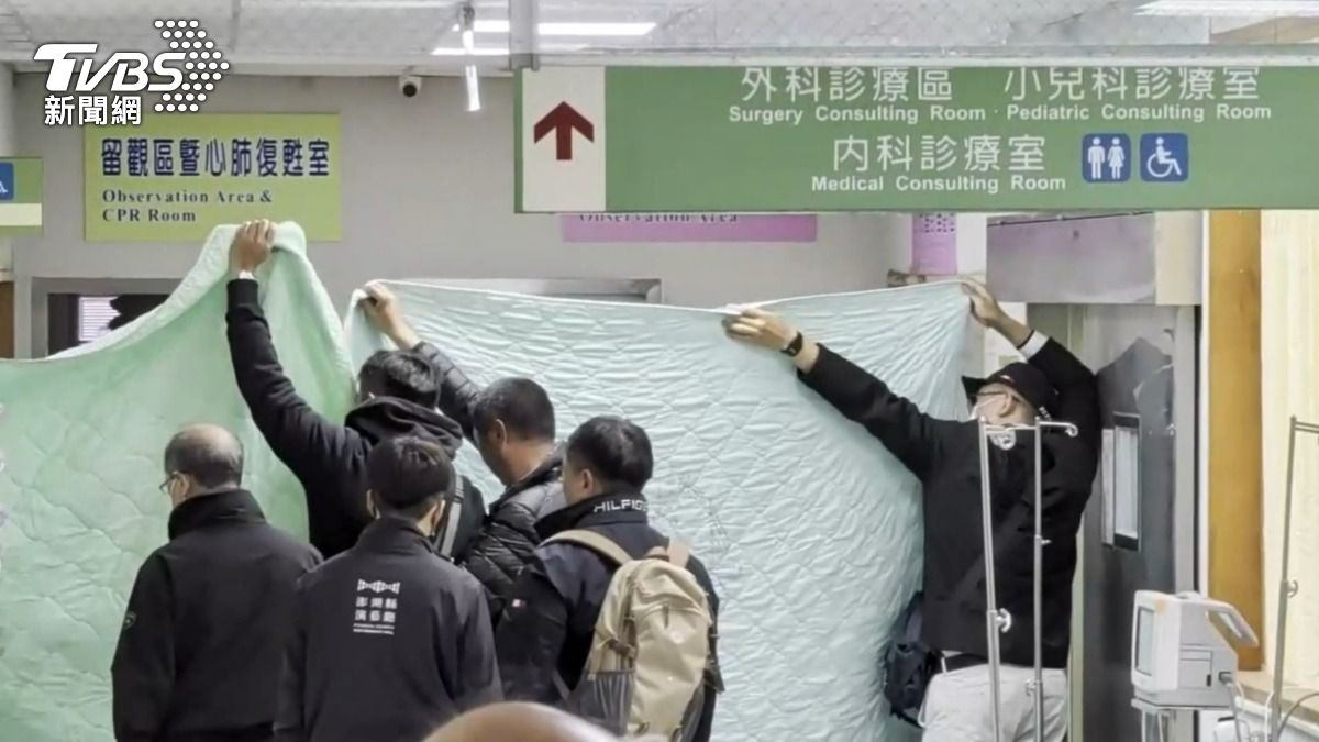 陳光復後續將轉送高雄榮民總醫院救治。(圖/TVBS)