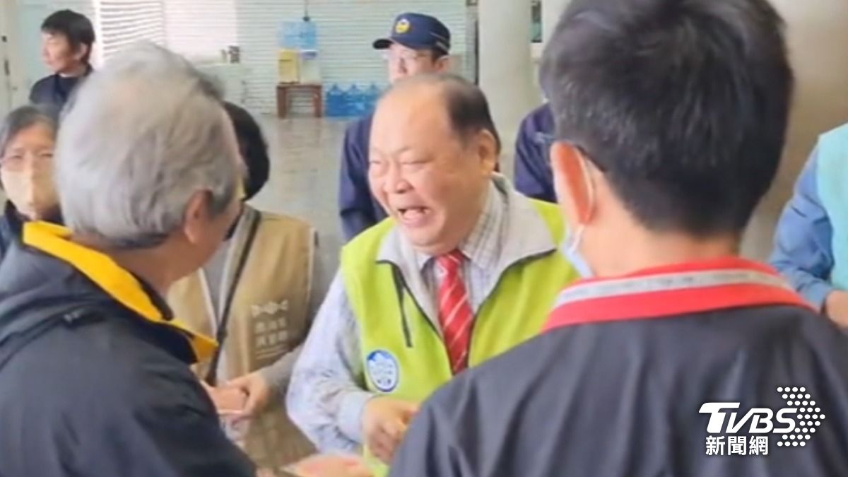澎湖縣長陳光復驚傳摔倒陷入昏迷。(圖/TVBS)