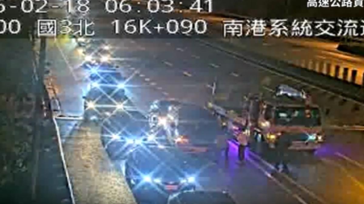 國3北上16.9公里處,車流回堵約4公里。(圖/翻攝自高速公路即時路況)