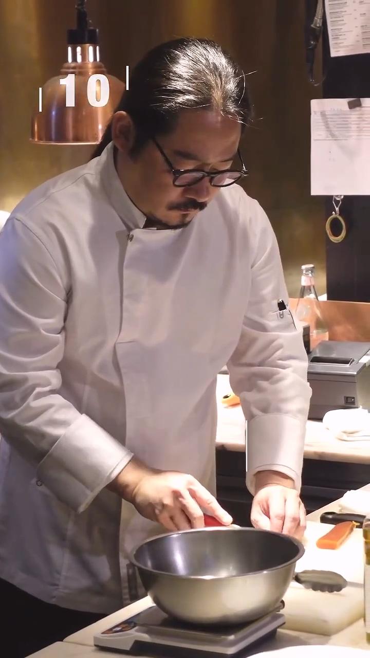 元旦期間金度潤特意拜訪新竹的烏魚子工廠,看得出他對這道食材的熱情。(圖/翻攝自projectsyun IG)