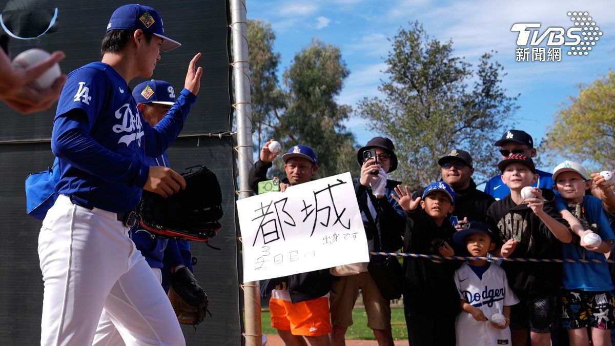 WBC/山本由伸Live BP挨轟! 私下擁抱金慧成展交情 道奇高層仍100%信任