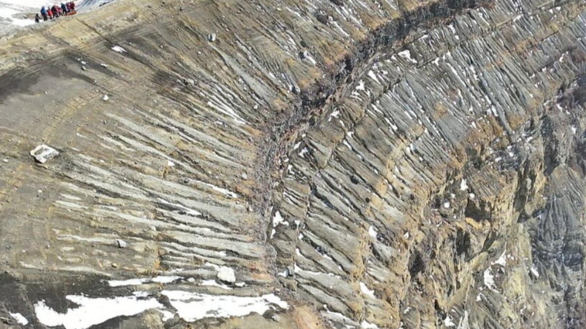 阿蘇火山口直升機墜毀今疑發現3遺體 台灣家屬同意不再冒險救援