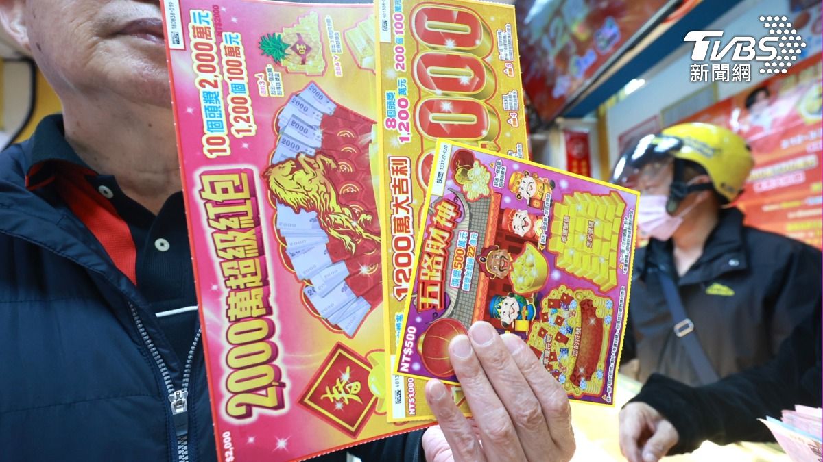 業者表示2000萬超級紅包等三款銷量最好。（圖／華子琛攝）